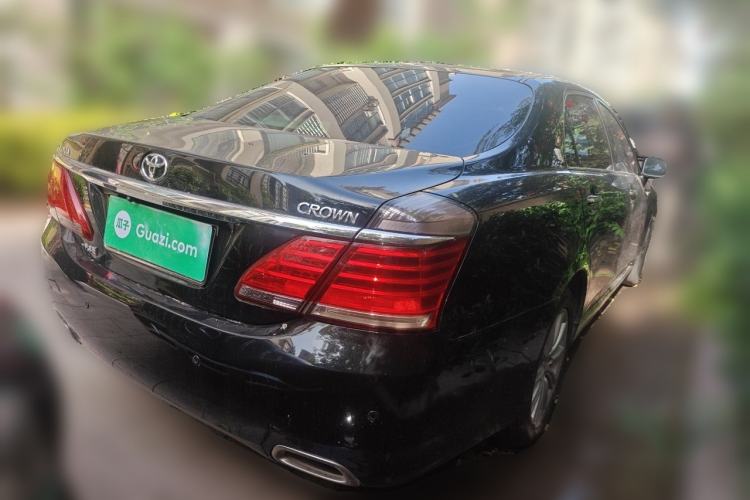 Used Toyota Crown 2012 2.5L Royal Leather Edition
