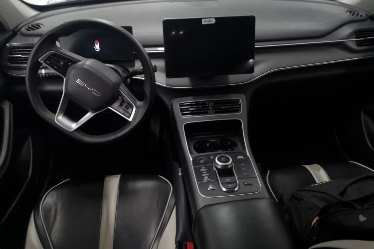 Used BYD Destroyer 05 2023 Champion Edition DM-i 120KM Prestige Model Center Console