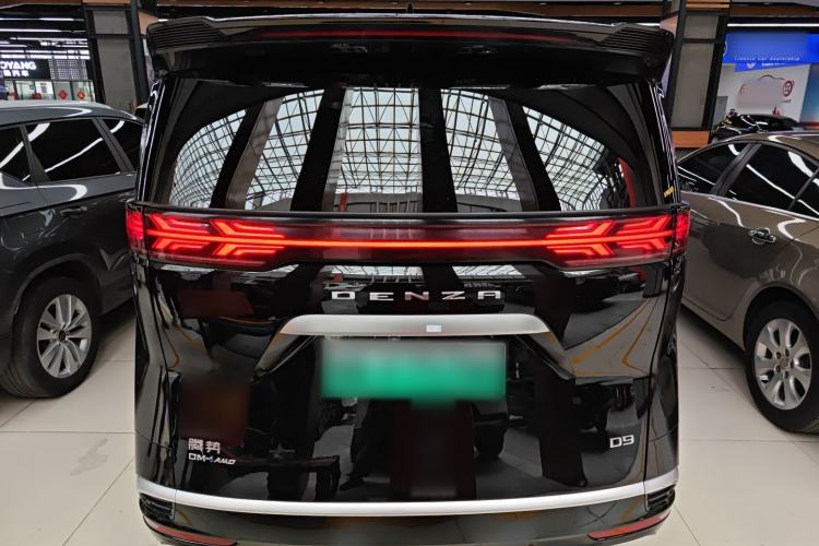 Used Denza D9 2022 DM-i 970 Four-Wheel Drive Prestige Model Rear