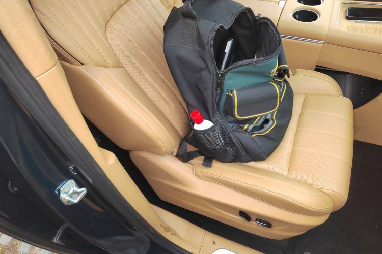 Used VOYAH Dream 2025 PHEV Four-Wheel-Drive Flagship Kunpeng Edition
