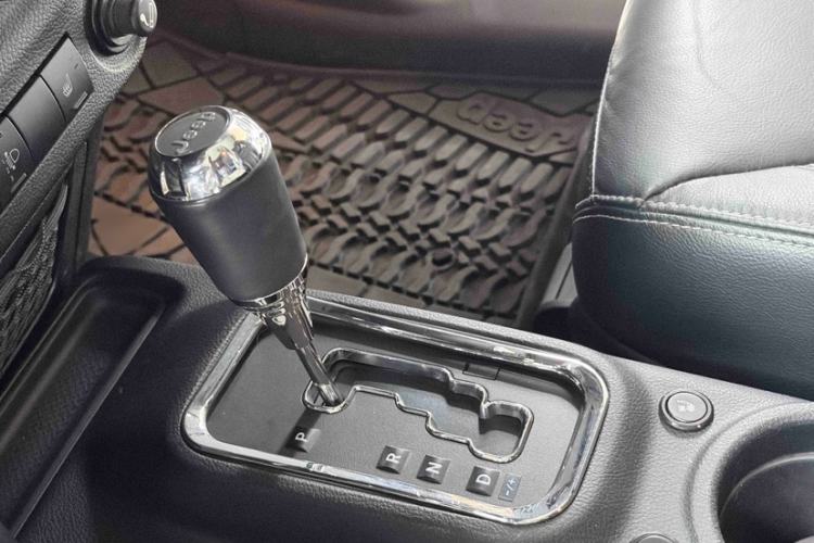 Used Jeep Wrangler 2013 3.6L Sahara two-door model