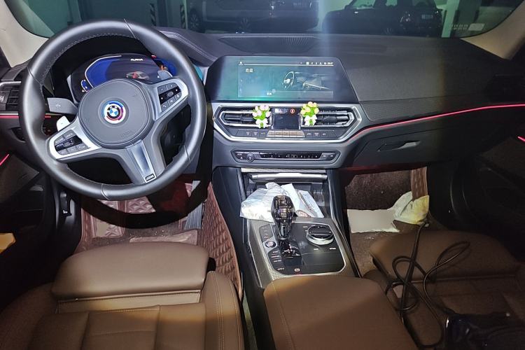 Used BMW 3 Series 2020 Facelifted 325Li M Sport Night Edition Package Center Console