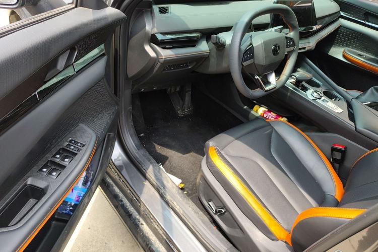 Used CHANGAN UNI-V 2023 1.5T Prestige Model
