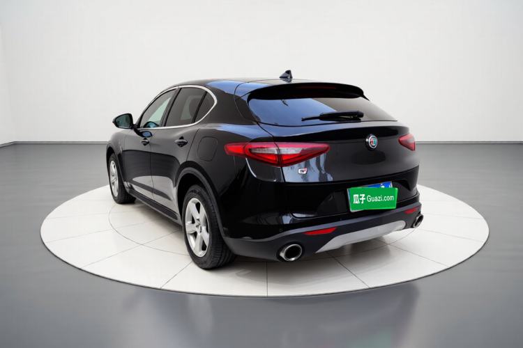 Used Alfa Romeo Stelvio 2017 2.0T 200HP Elite Edition Exterior 3