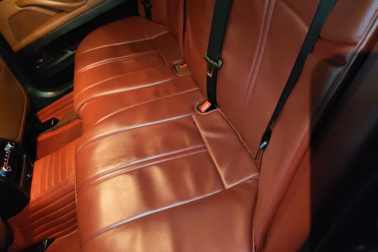 Used BMW 5 Series 2014 528Li Leading Model
