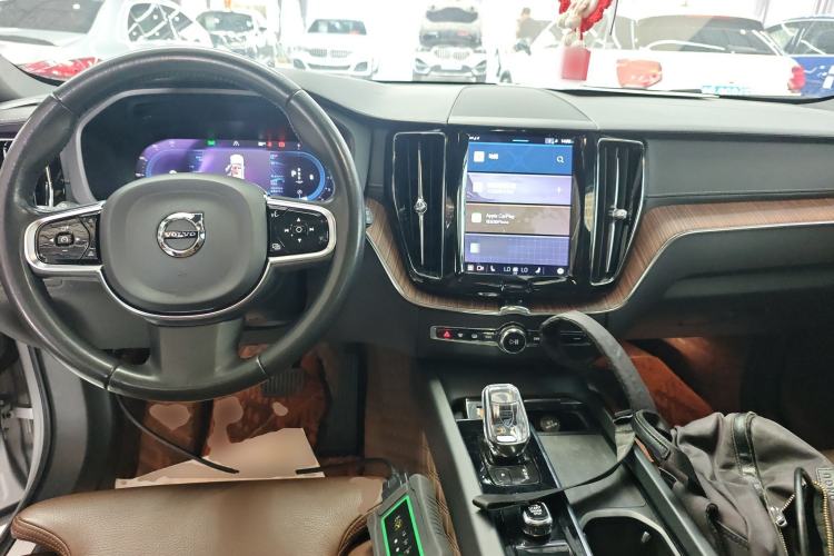 Used Volvo XC60 2022 B5 4x4 Smart Luxury Edition