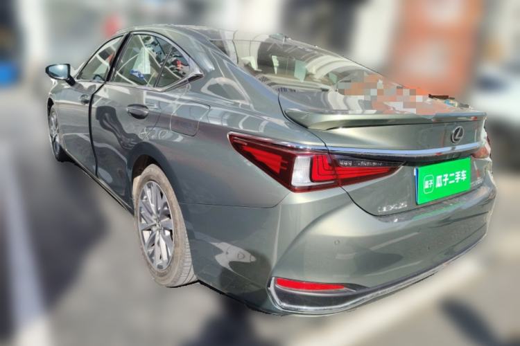 Used Lexus ES 2022 300h Excellence Edition Rear Left 45 Deg