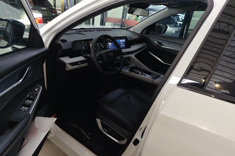 Used CHANGAN CS75 PLUS 2025 Model, 3rd Generation Champion Edition 1.5T Jinghang Version
