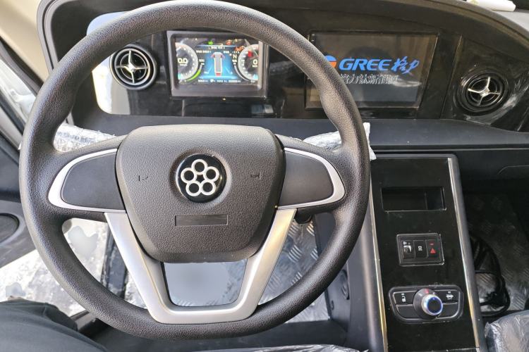 Used Guangtong Auto makeup Logistics Vehicle 2024 3.1T 2-Seater 4.99-Meter All-Electric Closed Cargo Van with 41.86 kWh