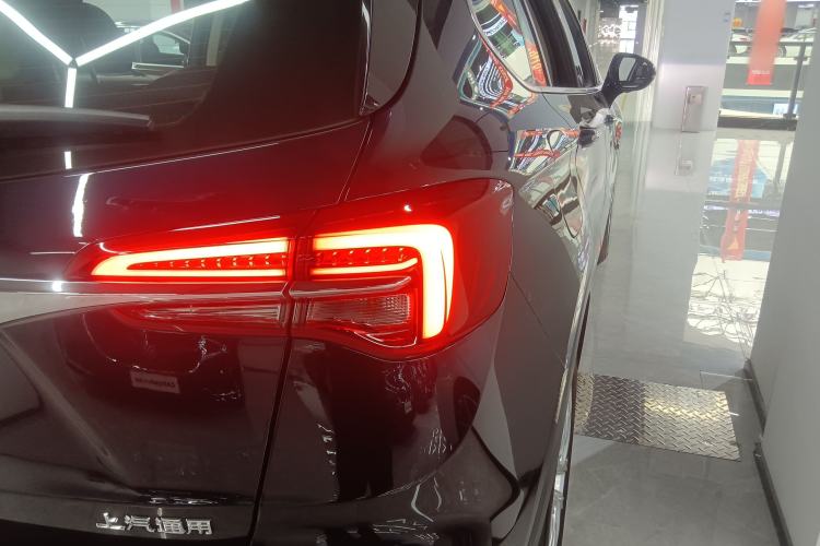 Used Buick Envision 2020 28T Four-Wheel Drive Elite Version Right Rear Taillight