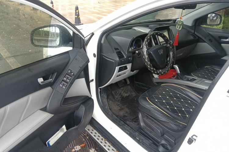 Used Luxgen U6 SUV 2015 1.8T Charm Model
