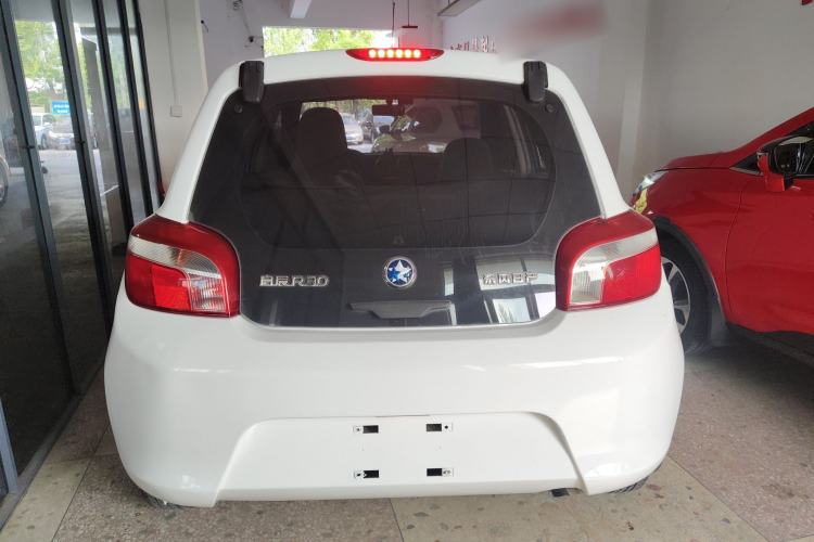 Used Venucia R30 2014 1.2L Manual Enjoyment Edition
