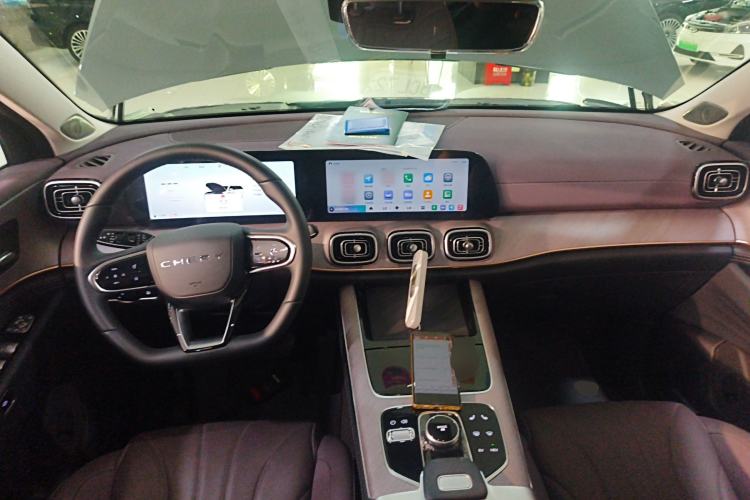 Used Chery Tiggo 9 C-DM 2025 1.5T 106KM Enjoy Edition 7 Seats Lithium Iron Phosphate Center Console