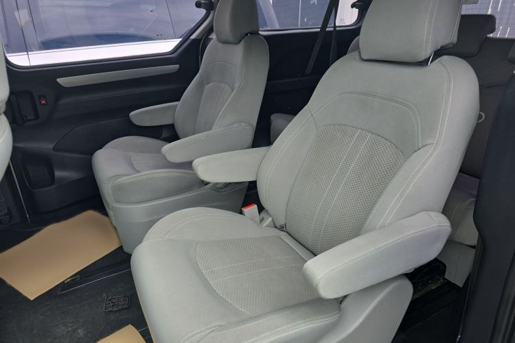 Used SAIC MAXUS G10 2022 2.0T Automatic Smart Enjoyment Version Gasoline 7 Seats
