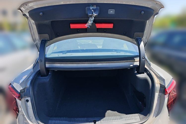 Used Hongqi EH7 2024 690 Pro Trunk