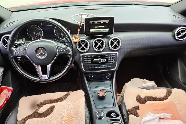 Used Mercedes-Benz A-Class 2015 A 180 Center Console