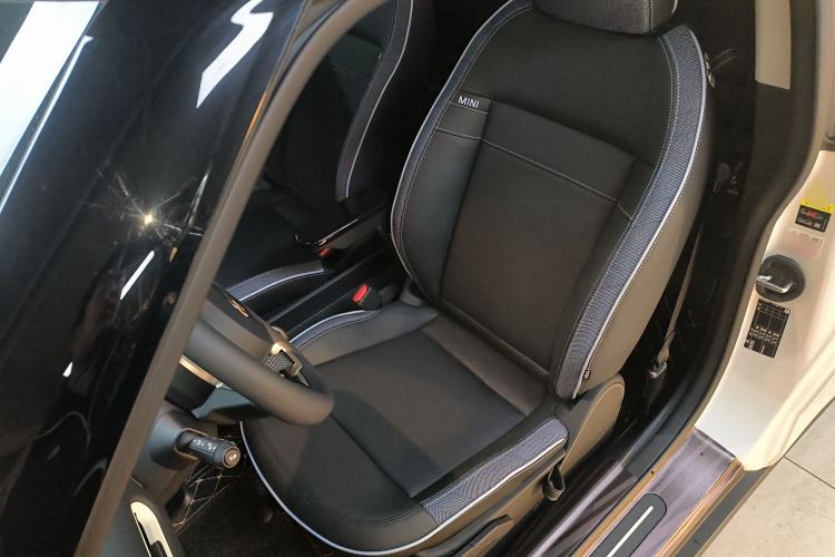 Used MINI Electric MINI COOPER 2025 456km COOPER E Classic Style
