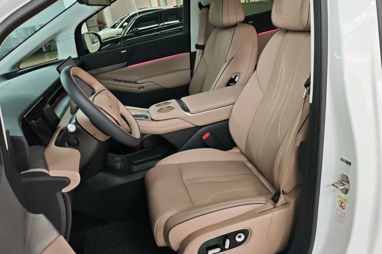 Used XPeng X9 2025 740 Ultra-Long Range Max
