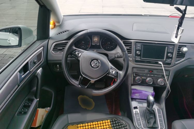 Used Volkswagen Golf Sportsvan 2018 230TSI Automatic Trend Edition Steering Wheel
