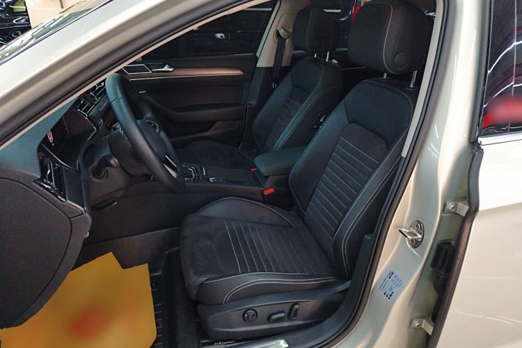 Used Volkswagen Magotan 2021 330TSI DSG 30th Anniversary Edition Left Front Seat