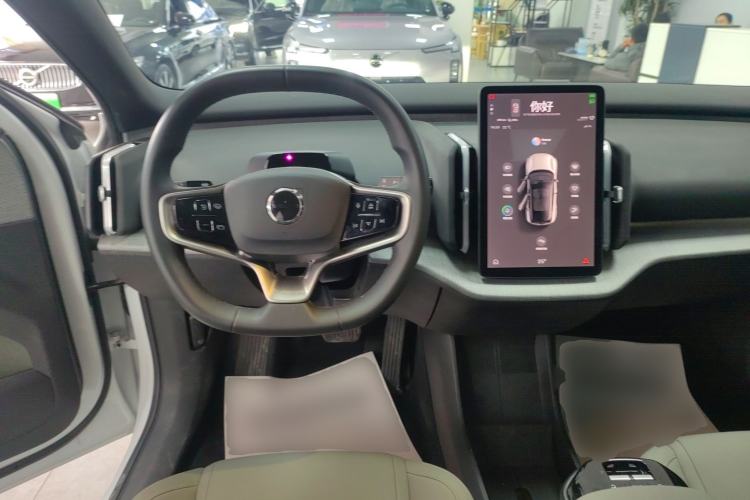 Used Volvo EX30 2025 Rear-Drive Long-Range Plus Model
