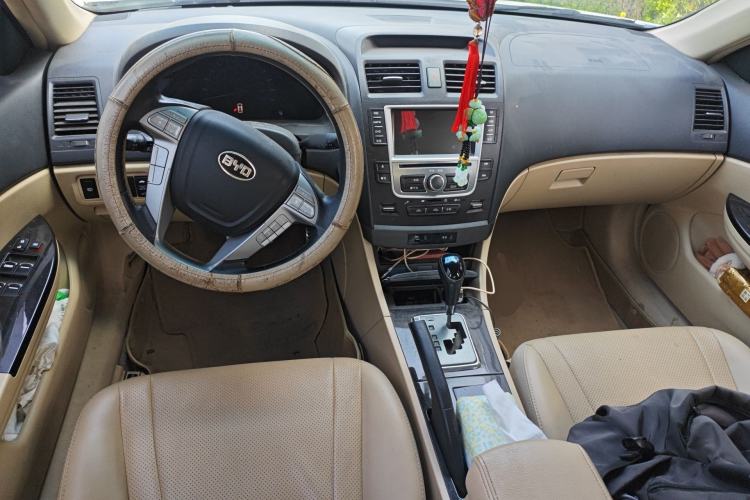 Used BYD G6 2013 1.5TID Automatic Luxury Model