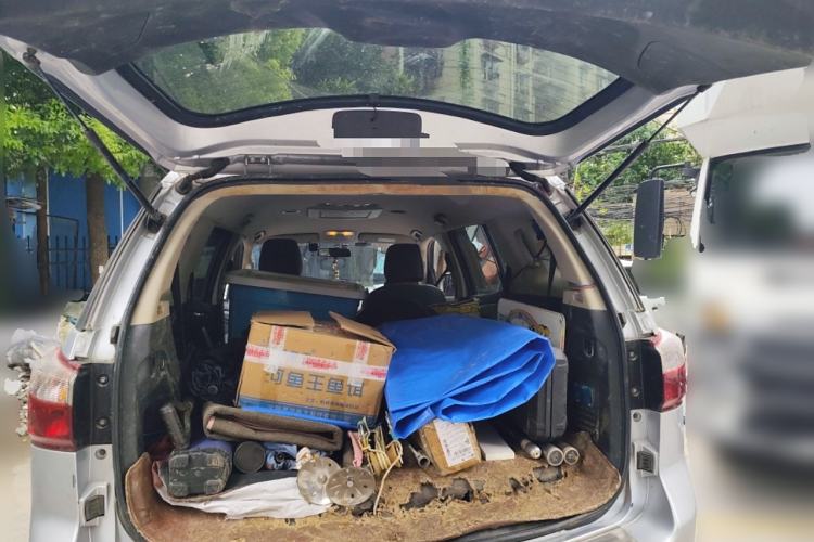 Used Isuzu mu-X 2017 3.0T Four-Wheel Drive Automatic Luxury 7-Seater China V Emission Standard
