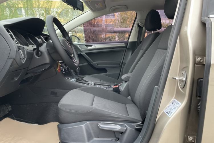 Used Volkswagen Golf 2019 200TSI DSG Comfort & Ambition Edition China VI Standard Left Front Seat