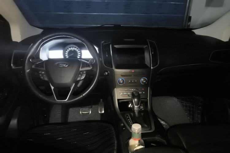 Used Ford Edge 2016 EcoBoost 245 Four-Wheel Drive Titanium Edition 7-Seater Center Console