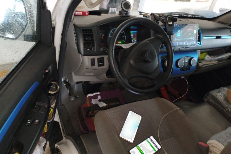 Used Farizon Xingxiang E6 2022 Van with High Roof Equipped with CATL 50.23 kWh Battery