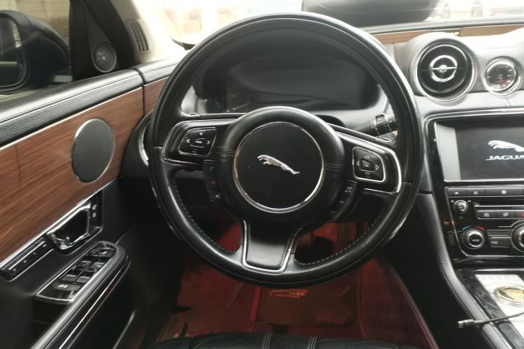 Used Jaguar XJ 2016 XJL 2.0T Two-Wheel-Drive Elegant Business Edition
