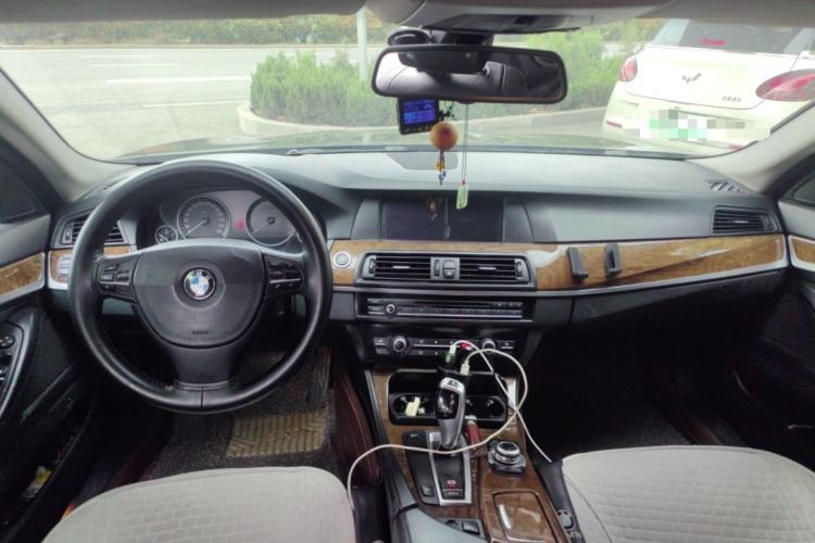 Used BMW 5 Series 2011 528Li Leading Model
