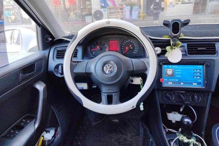 Used Volkswagen Santana 2015 1.6L Automatic Fashion Edition Steering Wheel