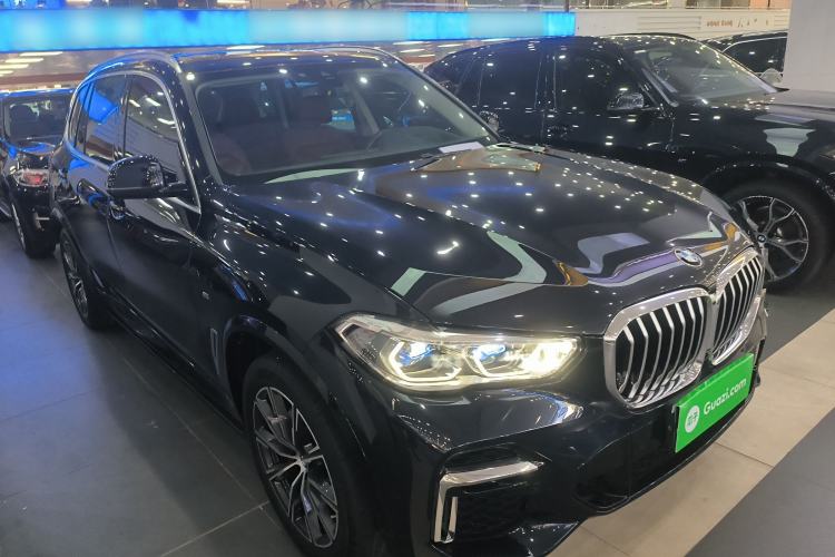 Used BMW X5 2022 Restyled xDrive 30Li Luxury Version M Sport Package Front Right 45 Deg