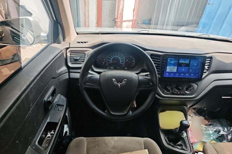 Used Wuling Hongguang V 2019 1.5L Enjoyment Version China VI LAR