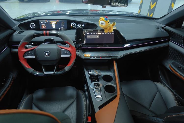 Used CHANGAN UNI-V 2022 1.5T Prestige Version Center Console