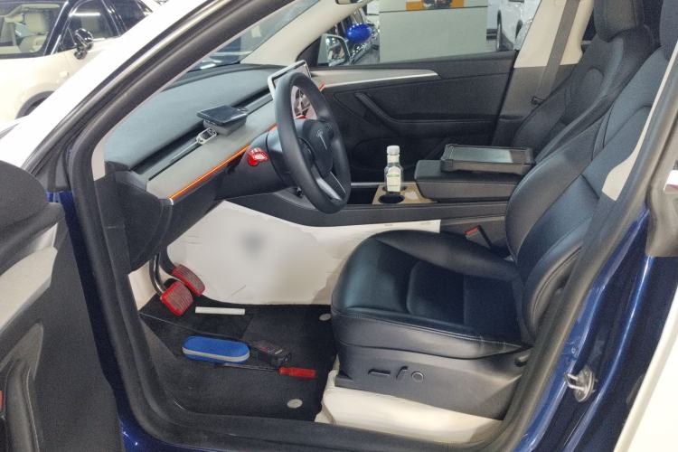 Used Tesla Model Y 2023 Rear-Wheel-Drive Version Left Front Seat