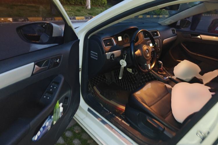 Used Volkswagen Sagitar 2014 1.6L Automatic Comfort Model
