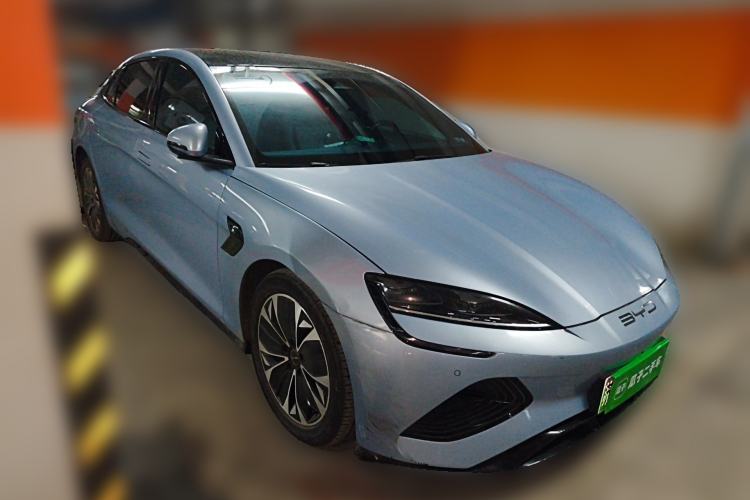 Used BYD Seal 2022 550 km Standard Range Rear-Wheel Drive Prestige Version Front Right 45 Deg