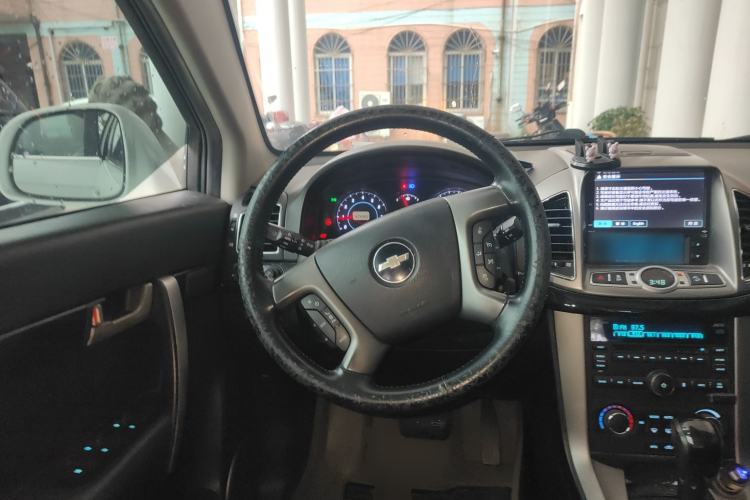 Used Chevrolet Captiva 2012 2.4L 4x4 Flagship Edition 7 Seats Steering Wheel