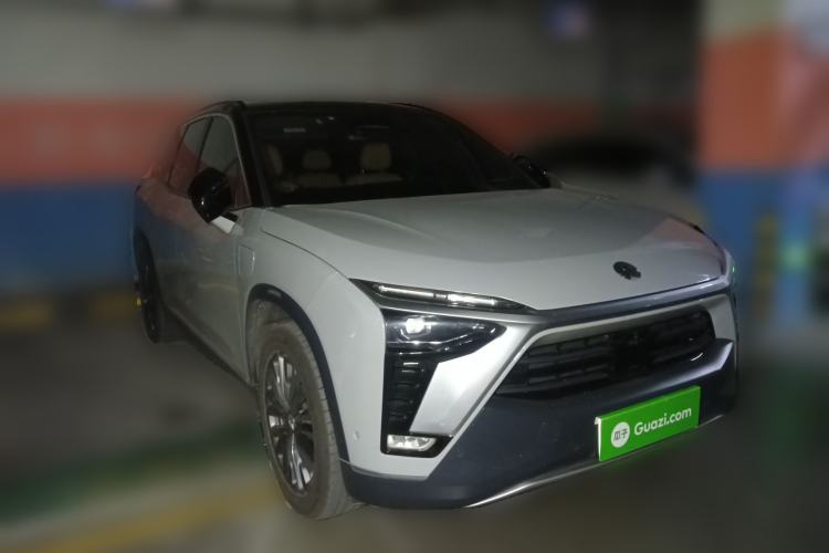 Used Nio ES8 2020 415 km Range 6-Seater Version Front Right 45 Deg