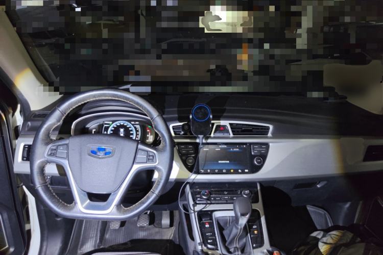 Used Geely Auto Emgrand X7 Sport 2016 2.0L Manual Smart Connect Version Center Console