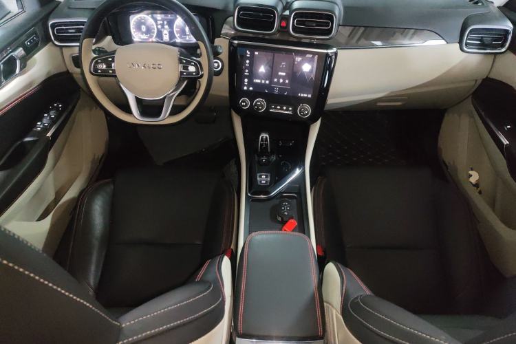 Used Lynk & Co 02 2018 1.5T DCT Two-Wheel Drive Zhaopu Version China V Standard Center Console