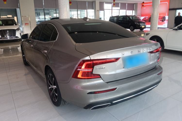 Used Volvo S60 2021 T4 Zhiyi Luxury Edition
