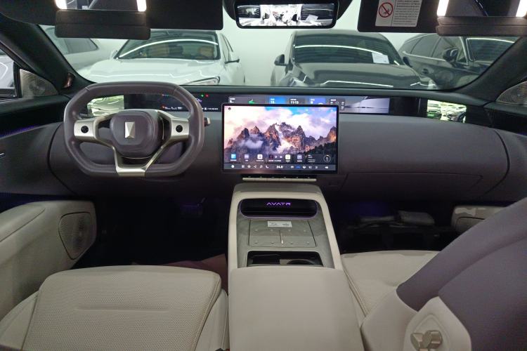 Used Avatr 12 2023 650 Three-Laser Four-Wheel Drive Performance Edition Center Console