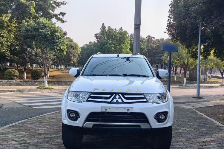 Used Mitsubishi Pajero Sport 2013 3.0L Automatic Two-Wheel Drive Luxury Edition Exterior 1