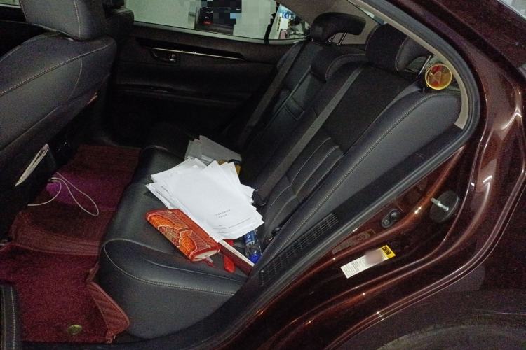 Used Lexus ES 2017 300h Mark Levinson Comfort Edition Left Rear Seat