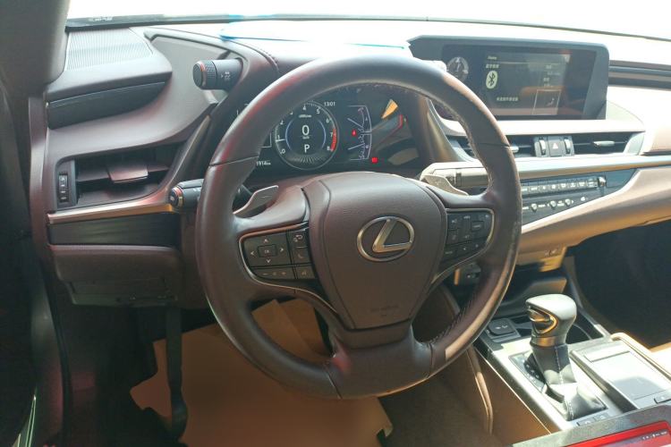 Used Lexus ES 2020 200 Excellence Edition
