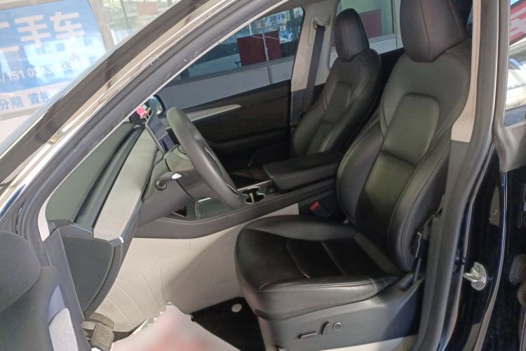 Used Tesla Model Y 2023 Long-Range All-Wheel-Drive Version
