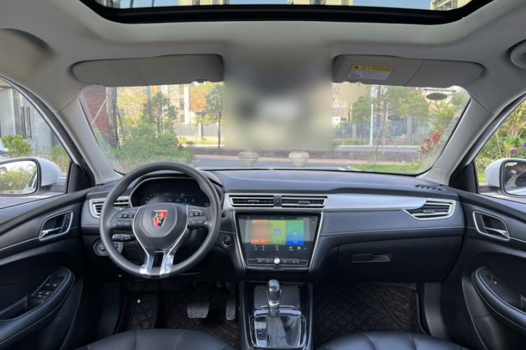 Used Roewe i5 2020 1.5L Automatic 4G Connect Luxury Flagship Edition Interior 8